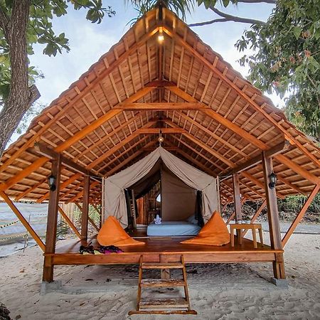 Lihaga Island & Beach Club Serai Екстер'єр фото
