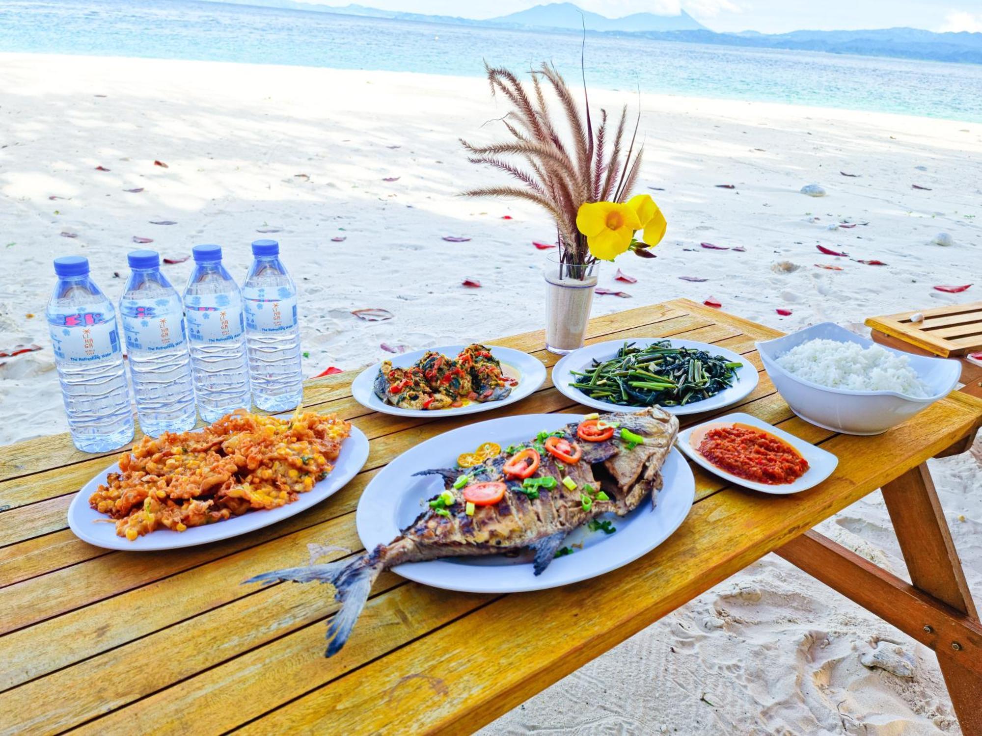 Lihaga Island & Beach Club Serai Екстер'єр фото